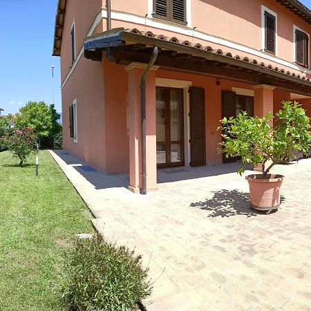 Casa Emilia - Appartamento Per Vacanze - Foligno Ngoại thất bức ảnh